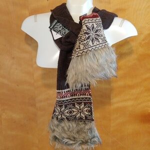 Muk Luks Legendary Whitetail Brown Nordic Scarf 🧣